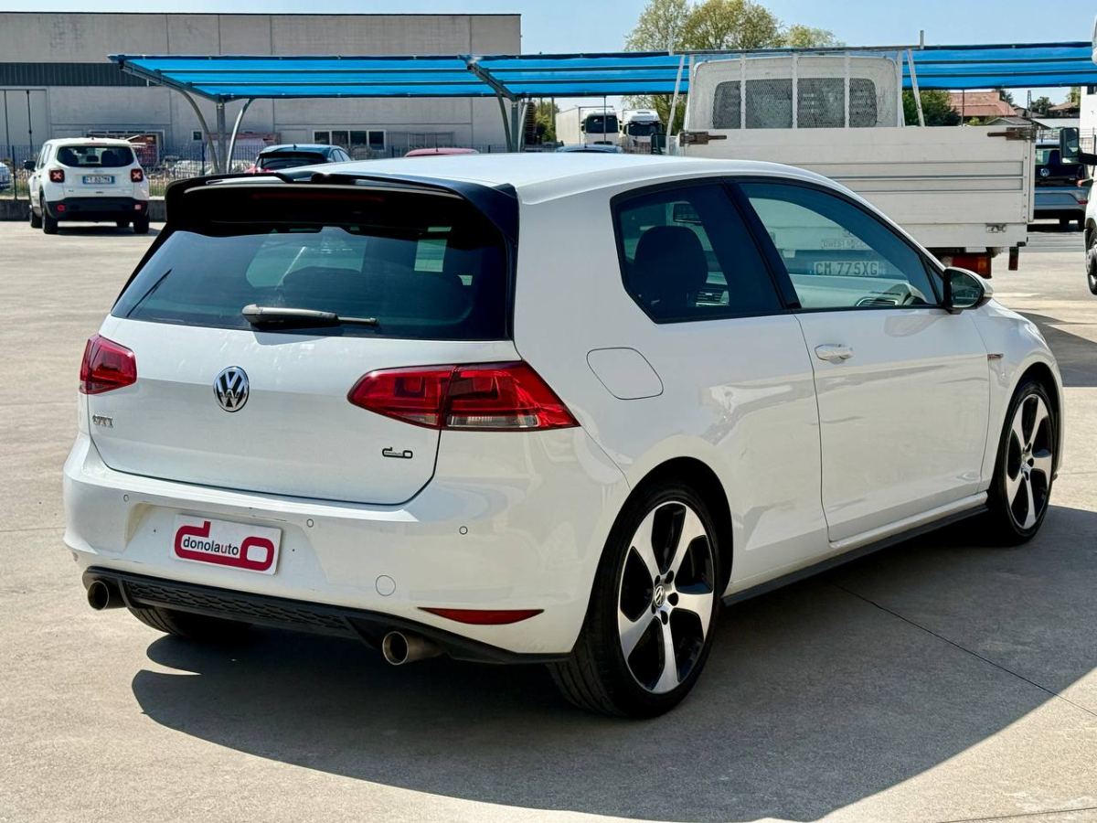 VOLKSWAGEN GOLF 7 GTI 3P 220CV 2016 usata — foto 6