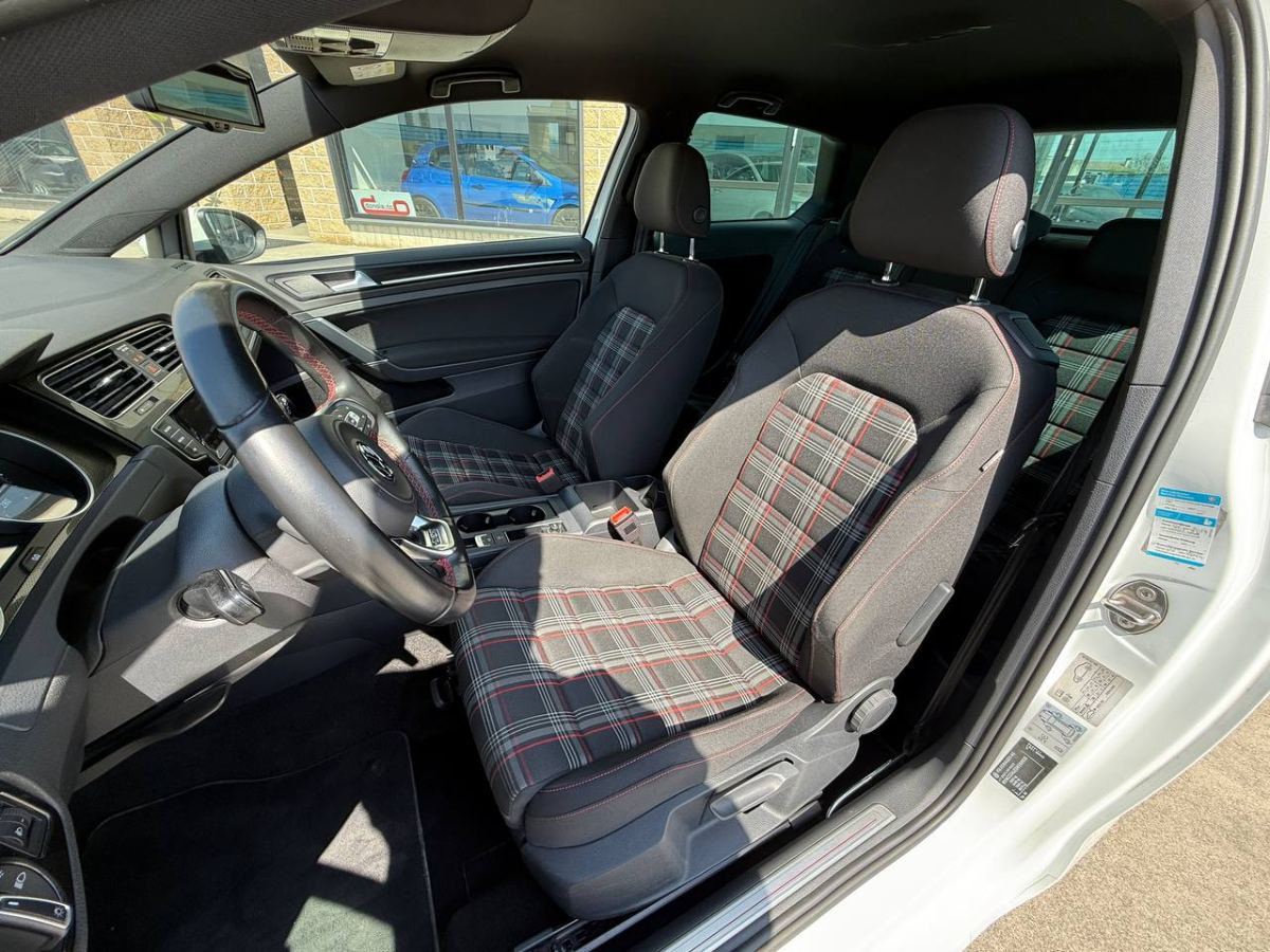 VOLKSWAGEN GOLF 7 GTI 3P 220CV 2016 usata — foto 10