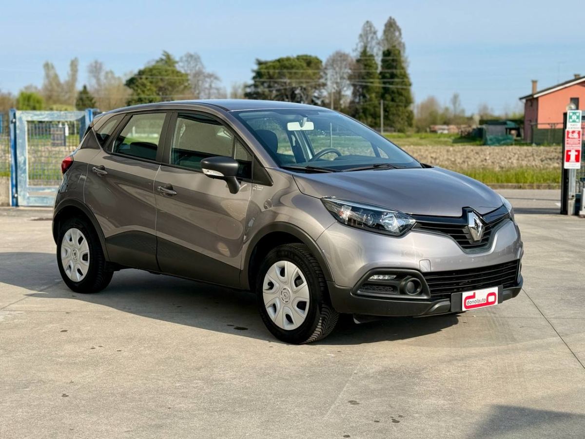 RENAULT CAPTUR 0.9 TCE LIFE 90CV 2017 usata — foto 1