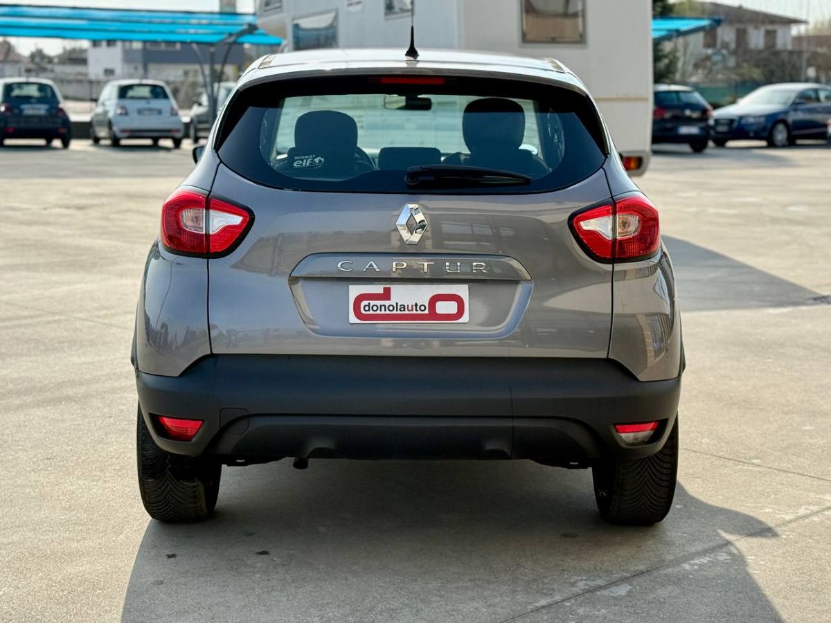 RENAULT CAPTUR 0.9 TCE LIFE 90CV 2017 usata — foto 5