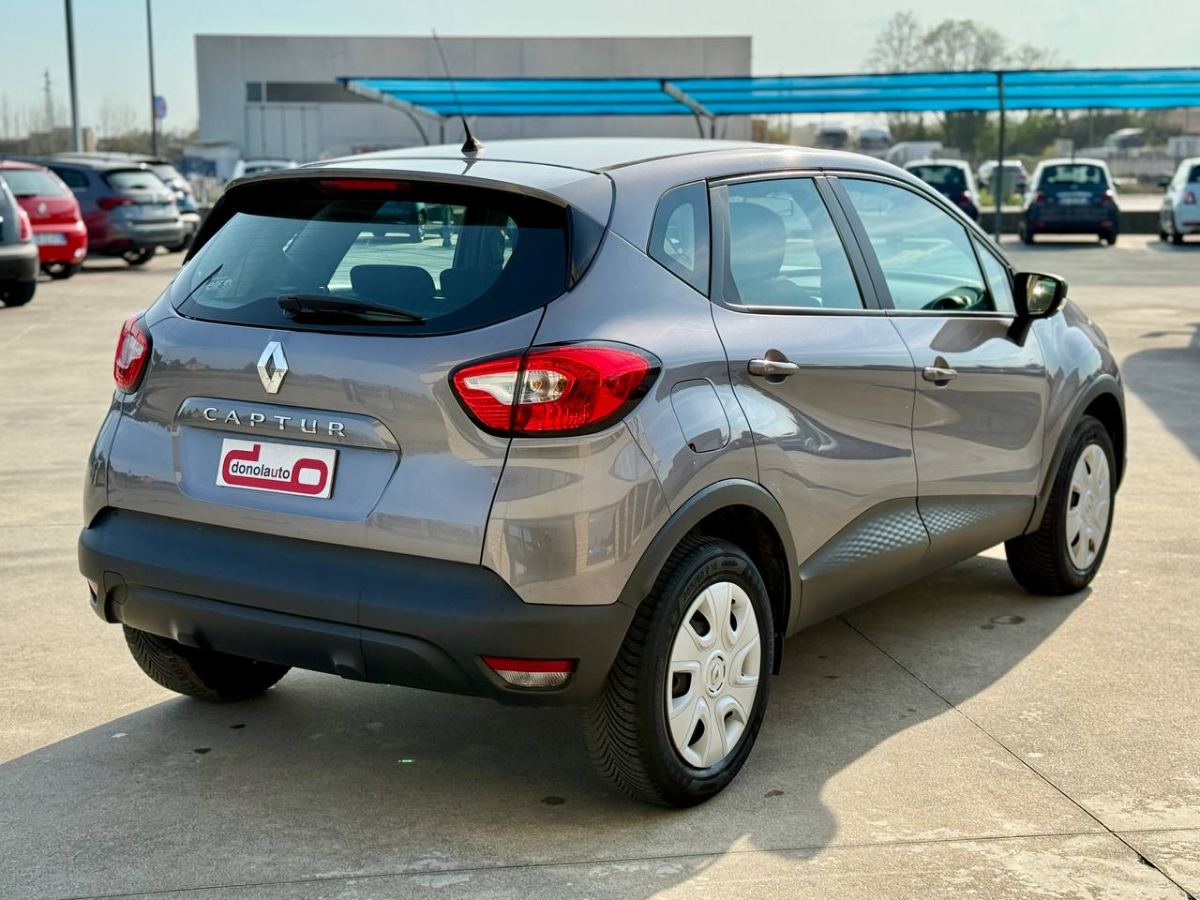 RENAULT CAPTUR 0.9 TCE LIFE 90CV 2017 usata — foto 6