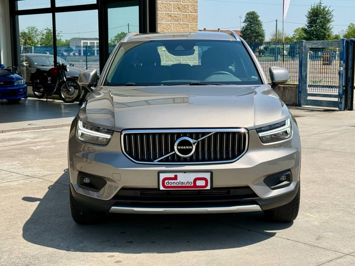 VOLVO XC40 PHEV T4 1.5 RECHARGE INSCRIPTION 2022 usata — foto 2