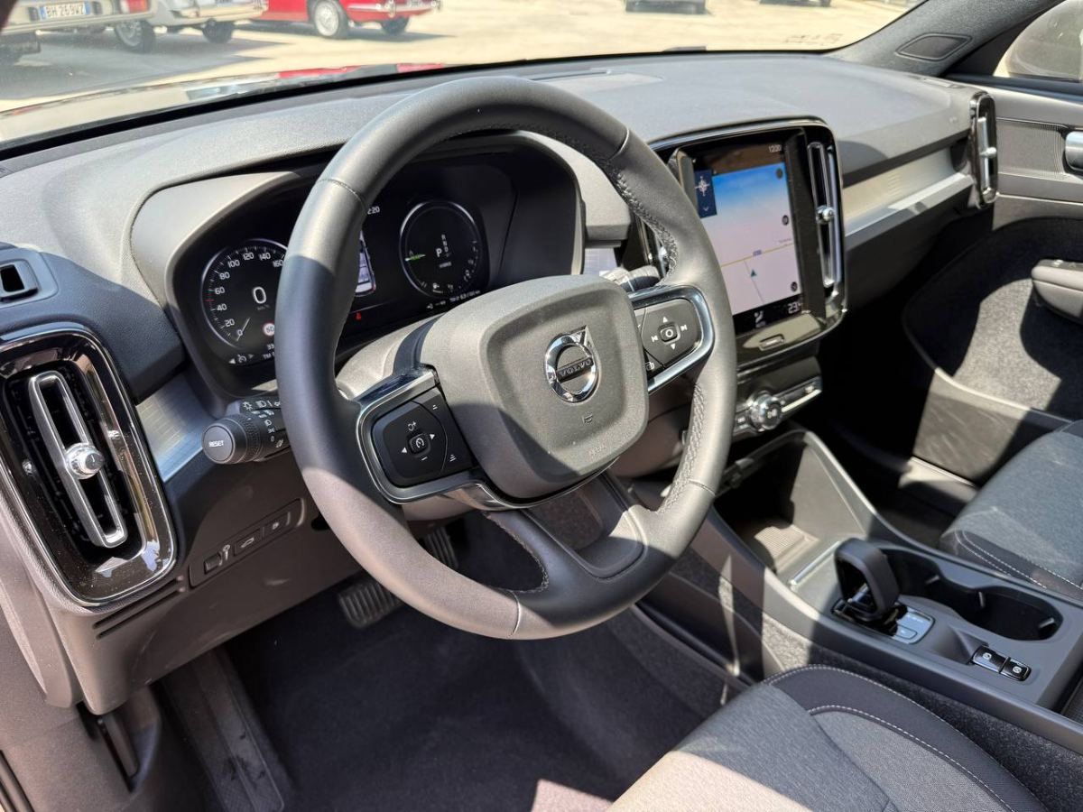 VOLVO XC40 PHEV T4 1.5 RECHARGE INSCRIPTION 2022 usata — foto 8
