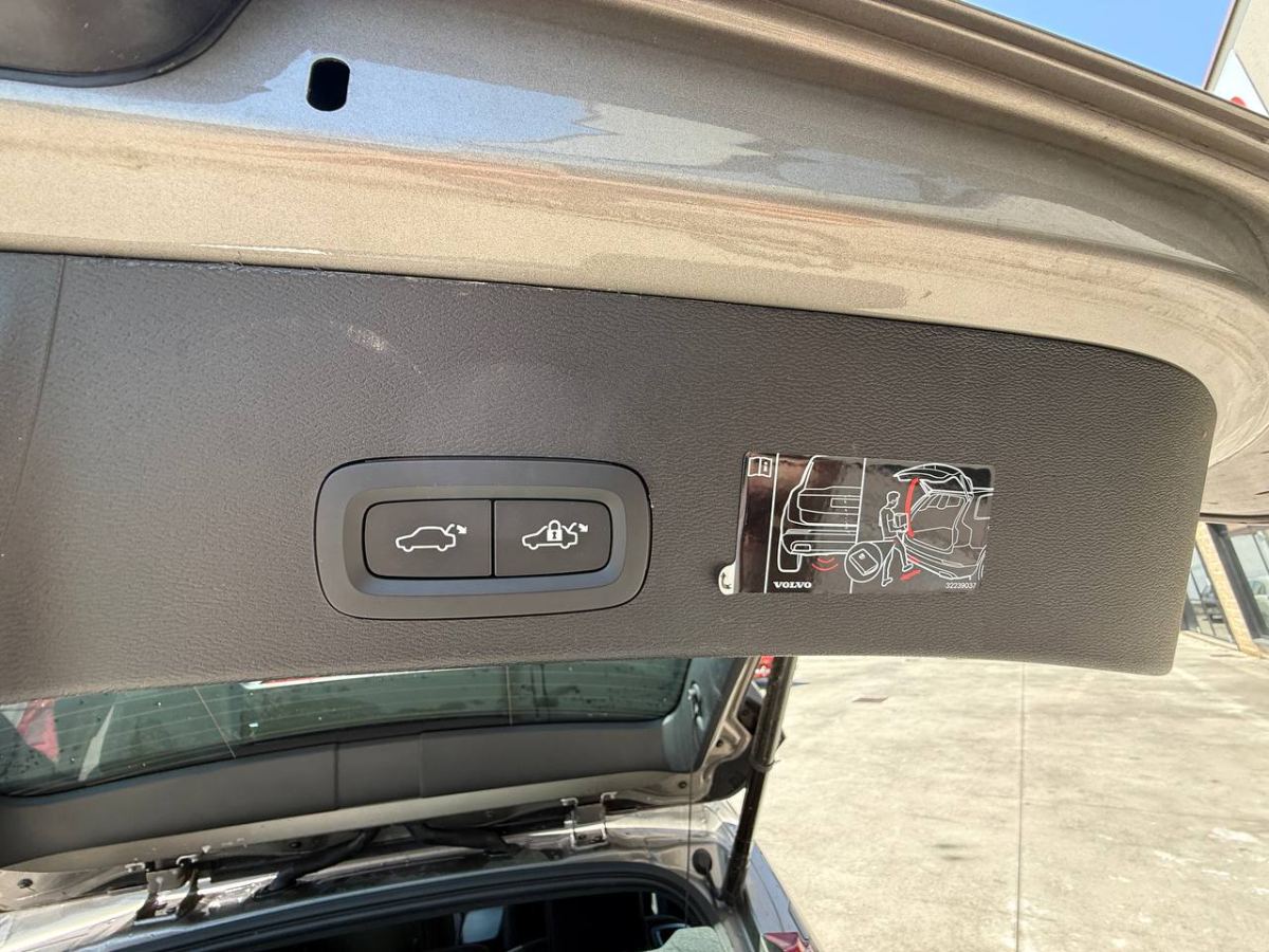 VOLVO XC40 PHEV T4 1.5 RECHARGE INSCRIPTION 2022 usata — foto 15