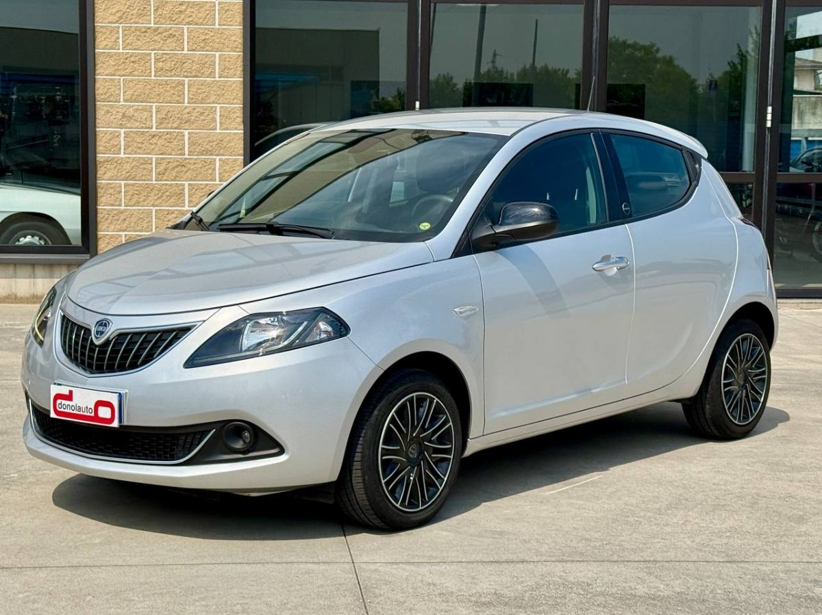 LANCIA YSPILON 1.0 HYBRID 70CV GOLD 2021 usata — foto 3