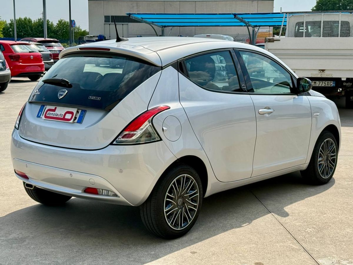LANCIA YSPILON 1.0 HYBRID 70CV GOLD 2021 usata — foto 6