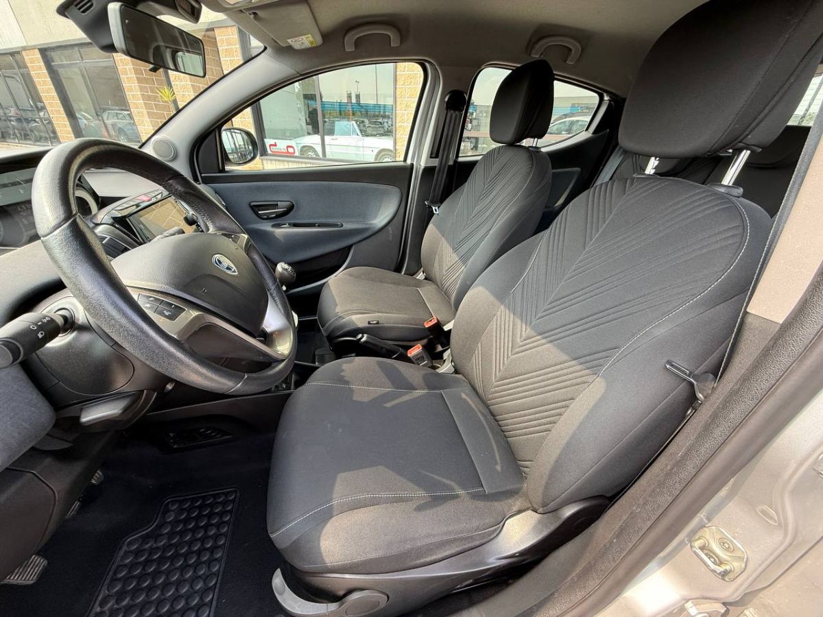 LANCIA YSPILON 1.0 HYBRID 70CV GOLD 2021 usata — foto 7