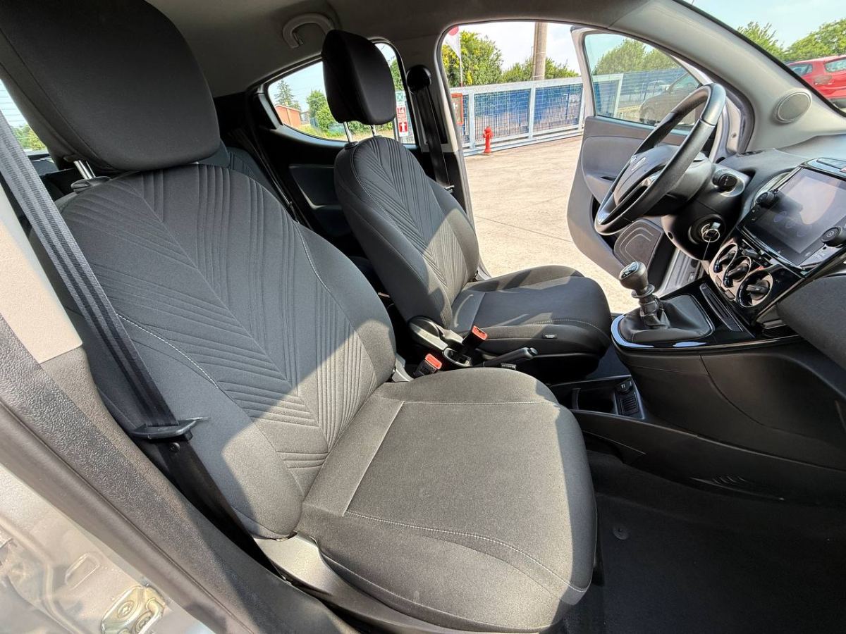 LANCIA YSPILON 1.0 HYBRID 70CV GOLD 2021 usata — foto 12