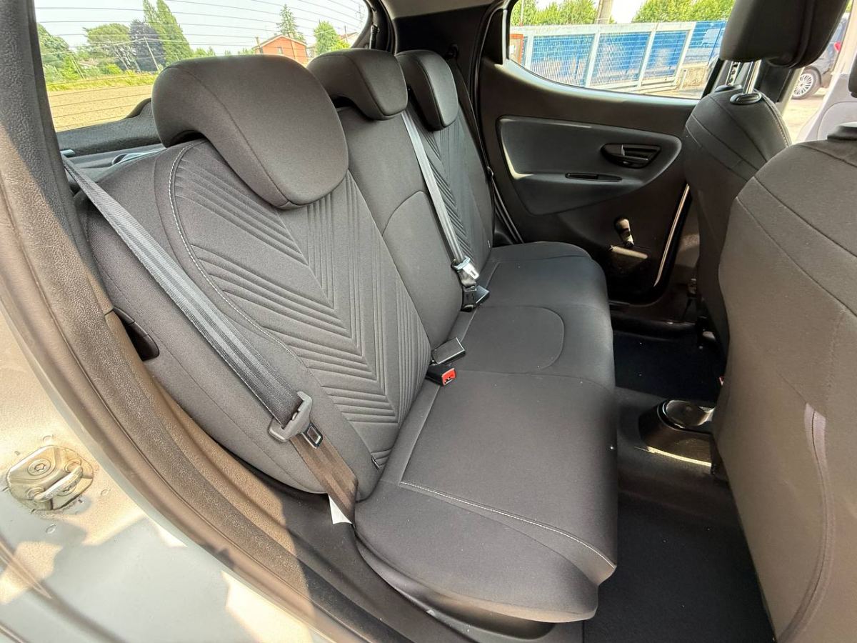 LANCIA YSPILON 1.0 HYBRID 70CV GOLD 2021 usata — foto 13