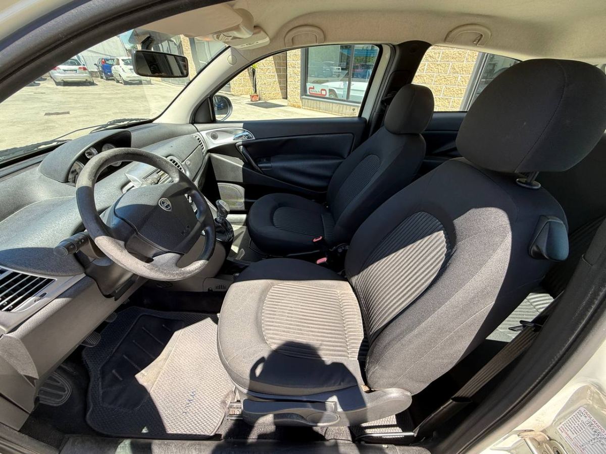 LANCIA YPSILON 1.2 60CV ORO 2010 usata — foto 7