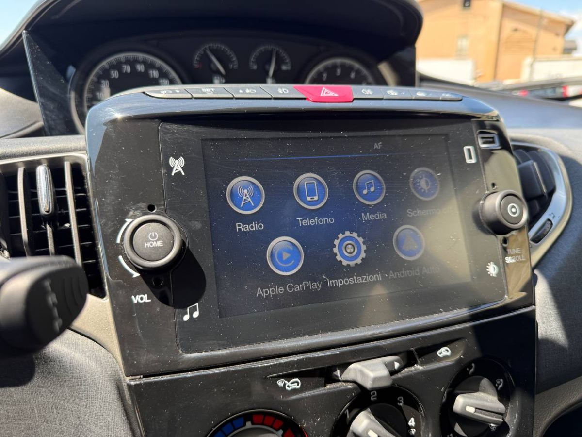 LANCIA YPSILON 1.0 HYBRID 70CV GOLD 2022 usata — foto 13