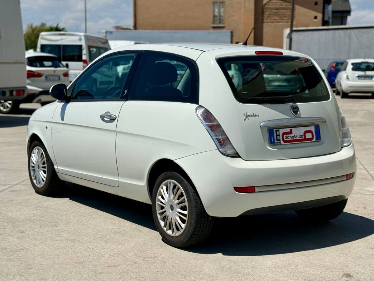 LANCIA YPSILON 1.2 60CV ORO 2010 usata — foto 4