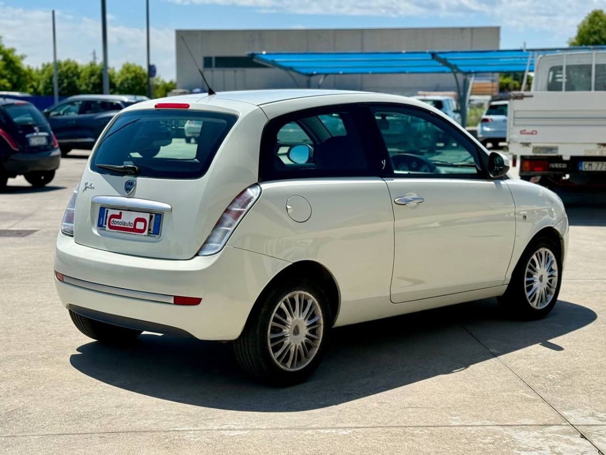 LANCIA YPSILON 1.2 60CV ORO 2010 usata — foto 6