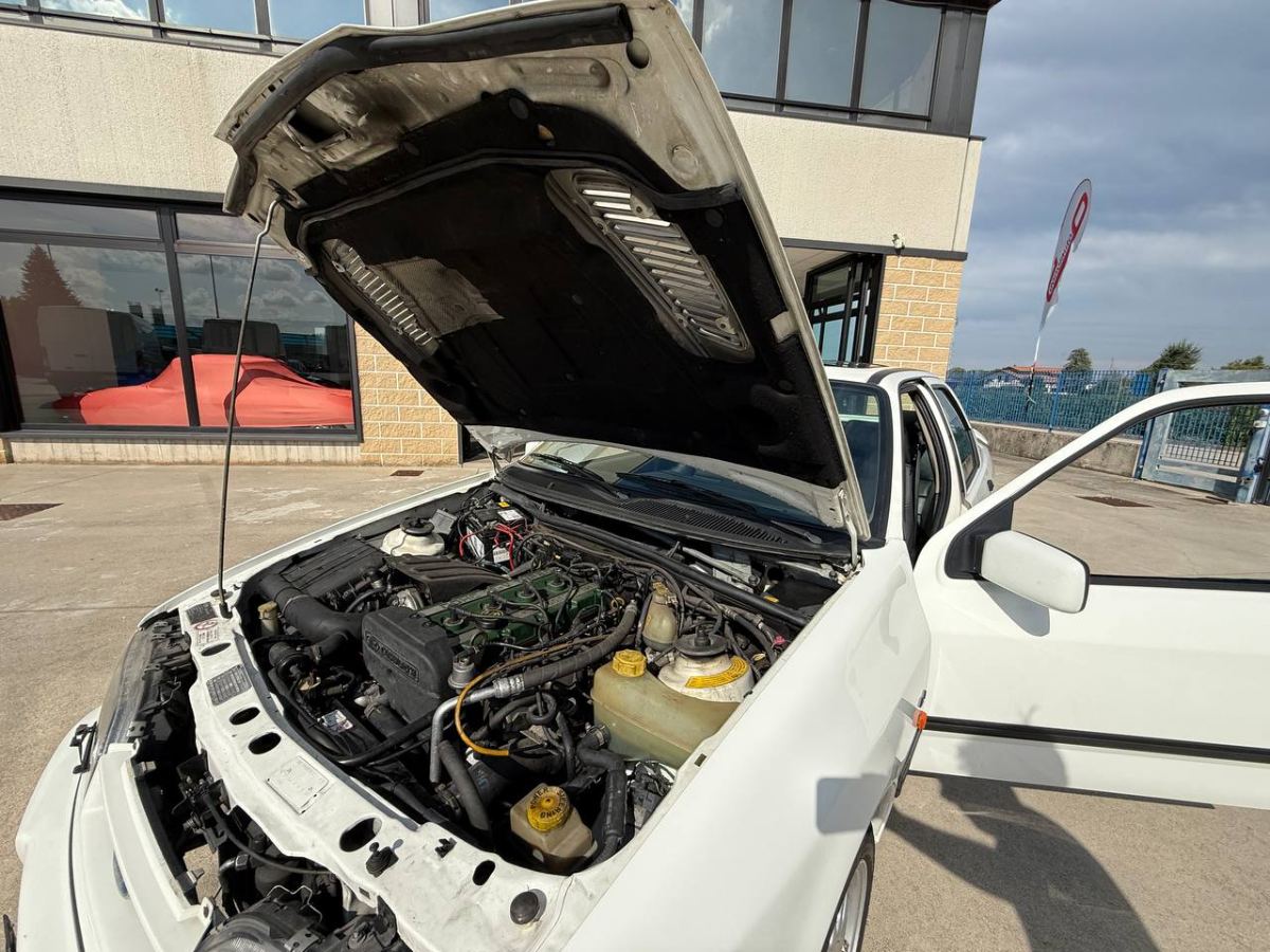 FORD SIERRA COSWORTH 2.0 215CV 4X4 CLIMA 1992 usata — foto 17