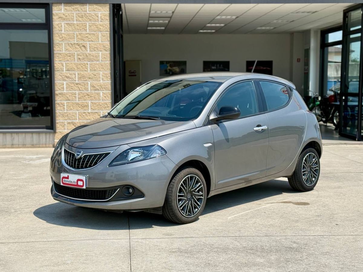 LANCIA YPSILON 1.0 HYBRID 70CV GOLD S 2023 usata — foto 3