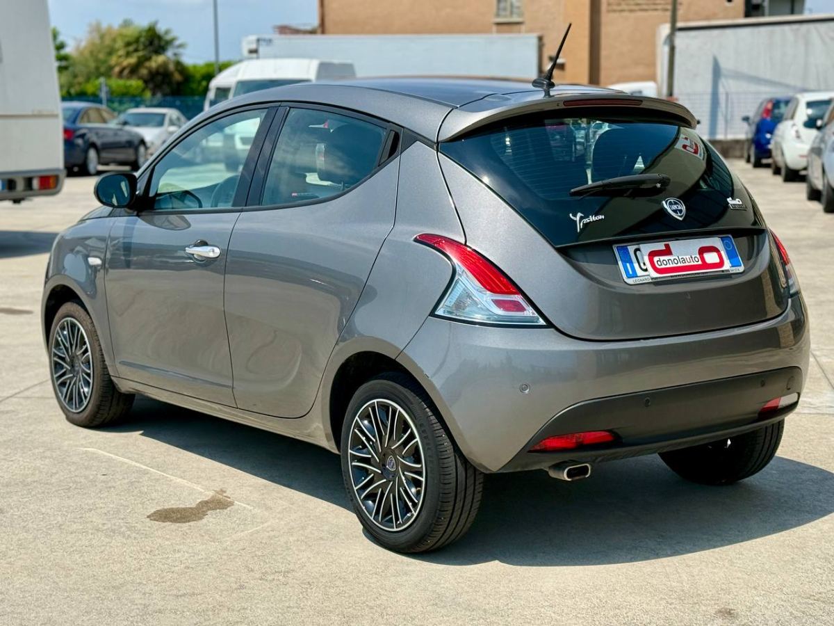 LANCIA YPSILON 1.0 HYBRID 70CV GOLD S 2023 usata — foto 4