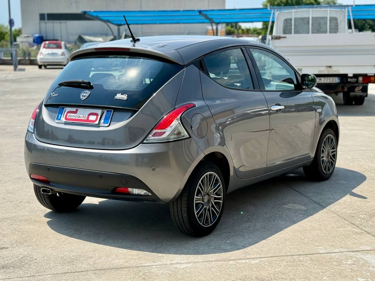 LANCIA YPSILON 1.0 HYBRID 70CV GOLD S 2023 usata — foto 6