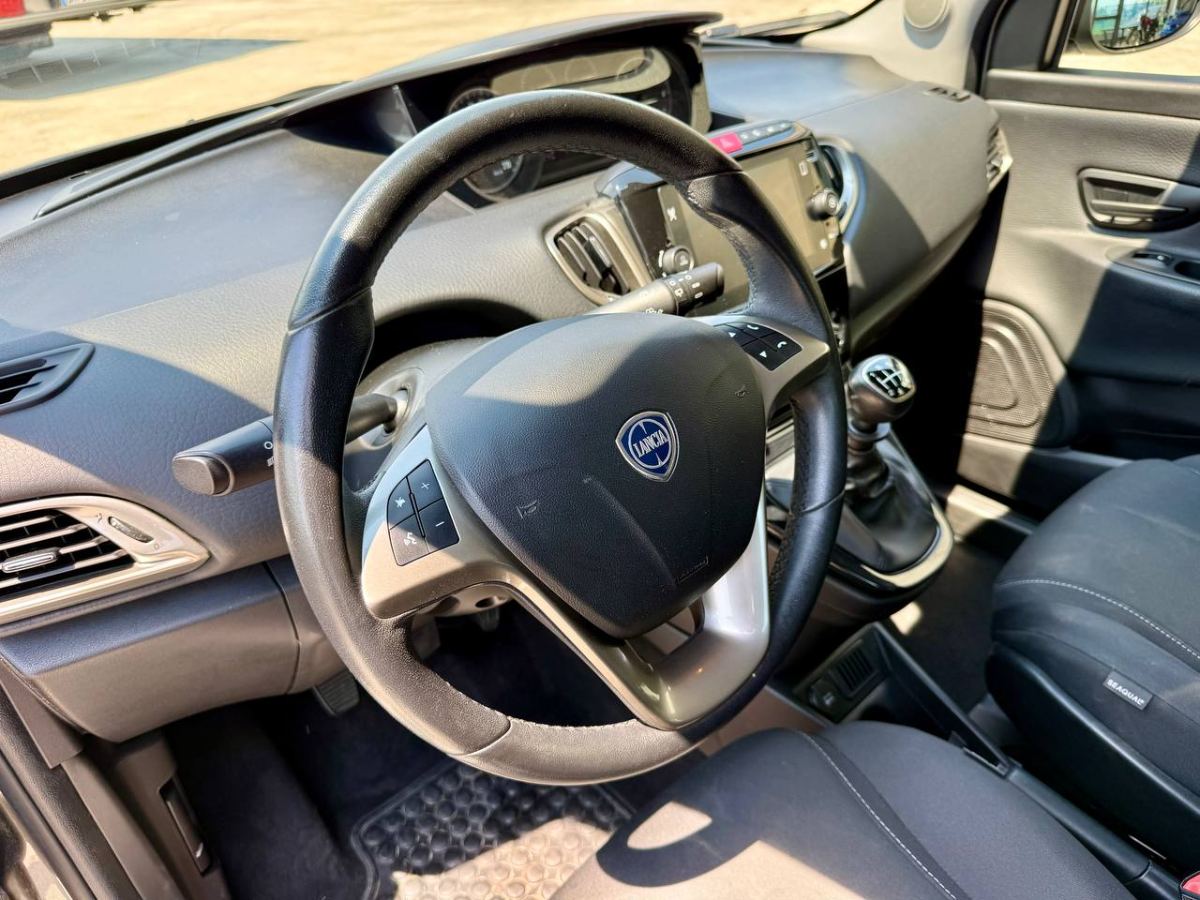 LANCIA YPSILON 1.0 HYBRID 70CV GOLD S 2023 usata — foto 8