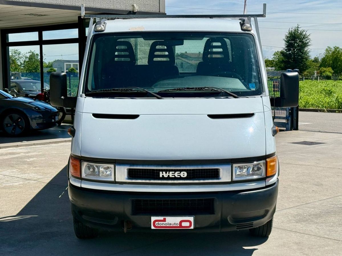 IVECO DAILY 2.8 125CV 35C13A CASSONATO 2004 usata — foto 2