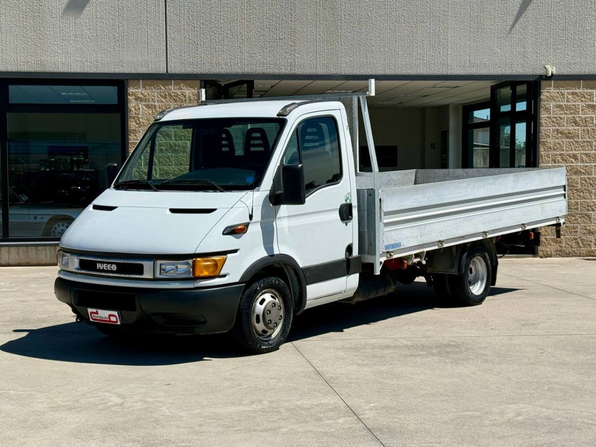 IVECO DAILY 2.8 125CV 35C13A CASSONATO 2004 usata — foto 3