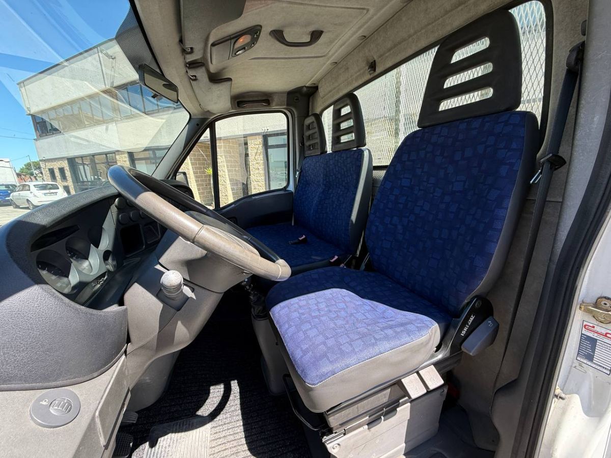 IVECO DAILY 2.8 125CV 35C13A CASSONATO 2004 usata — foto 9
