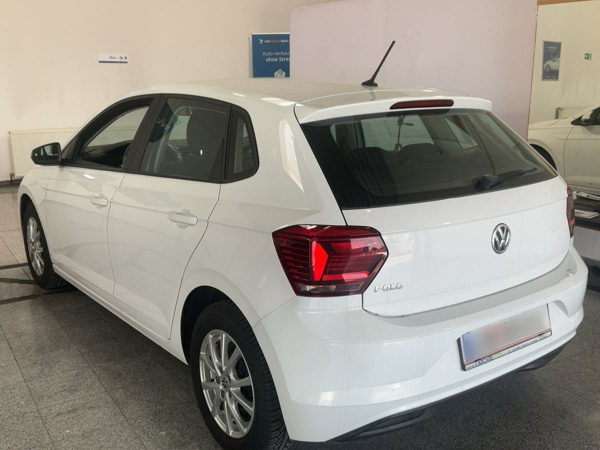 VOLKSWAGEN POLO 1.0 TRENDLINE 65CV 2019 usata — foto 2
