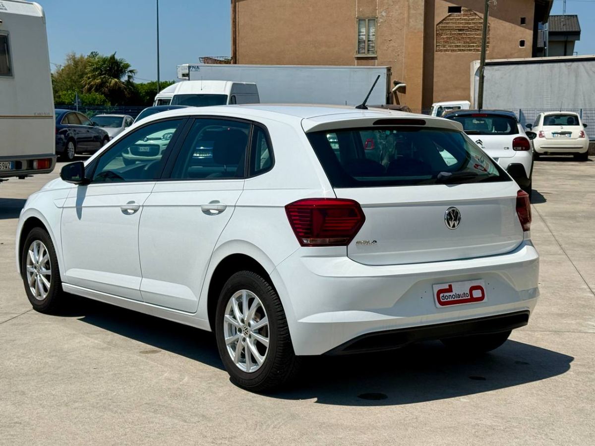 VOLKSWAGEN POLO 1.0 TRENDLINE 65CV 2019 usata — foto 4
