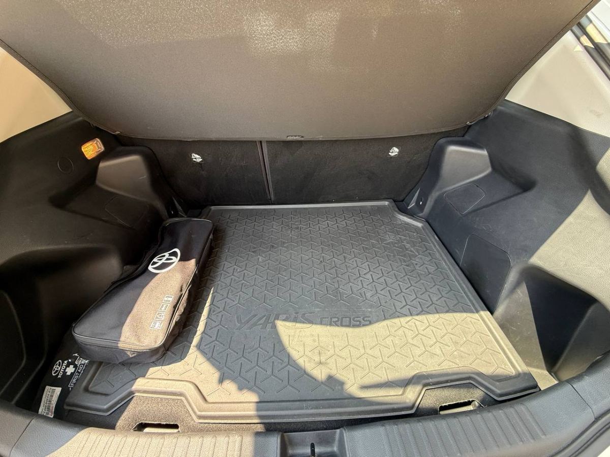 TOYOTA YARIS CROSS 1.5 HYBRID BUSINESS E-CVT 116CV 2022 usata — foto 12