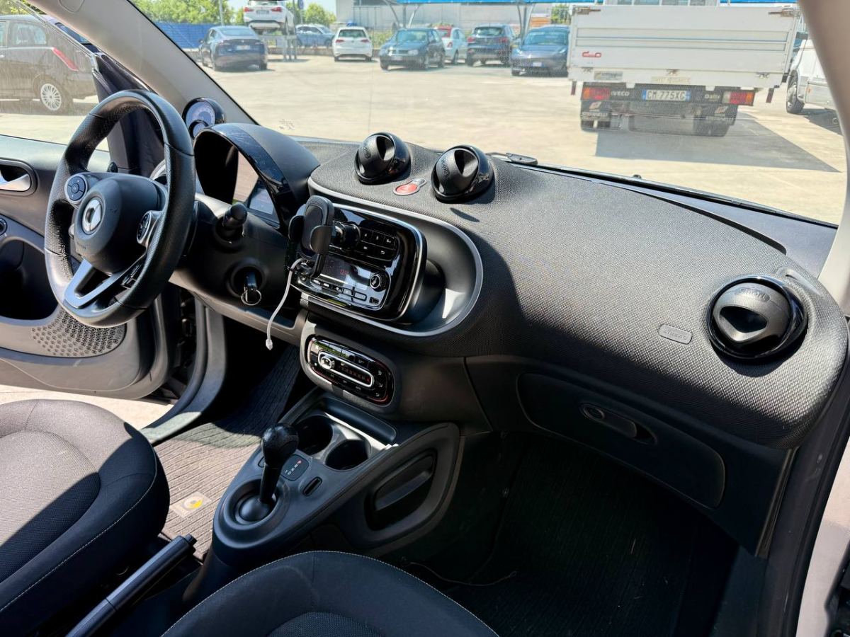 SMART FORTWO TWINAMIC 1.0 71CV PRIME 2018 usata — foto 9