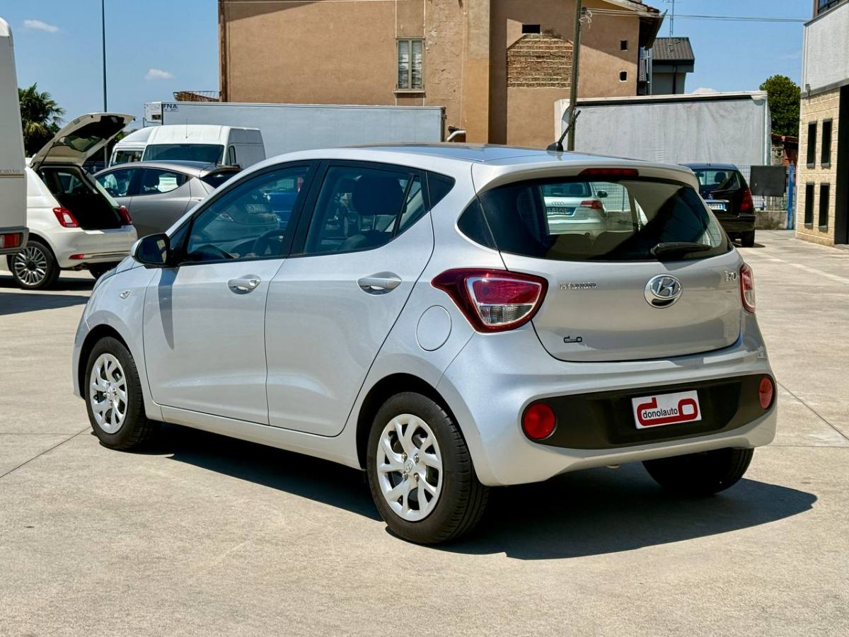 HYUNDAI I10 1.0 67CV TREND 2019 usata — foto 4