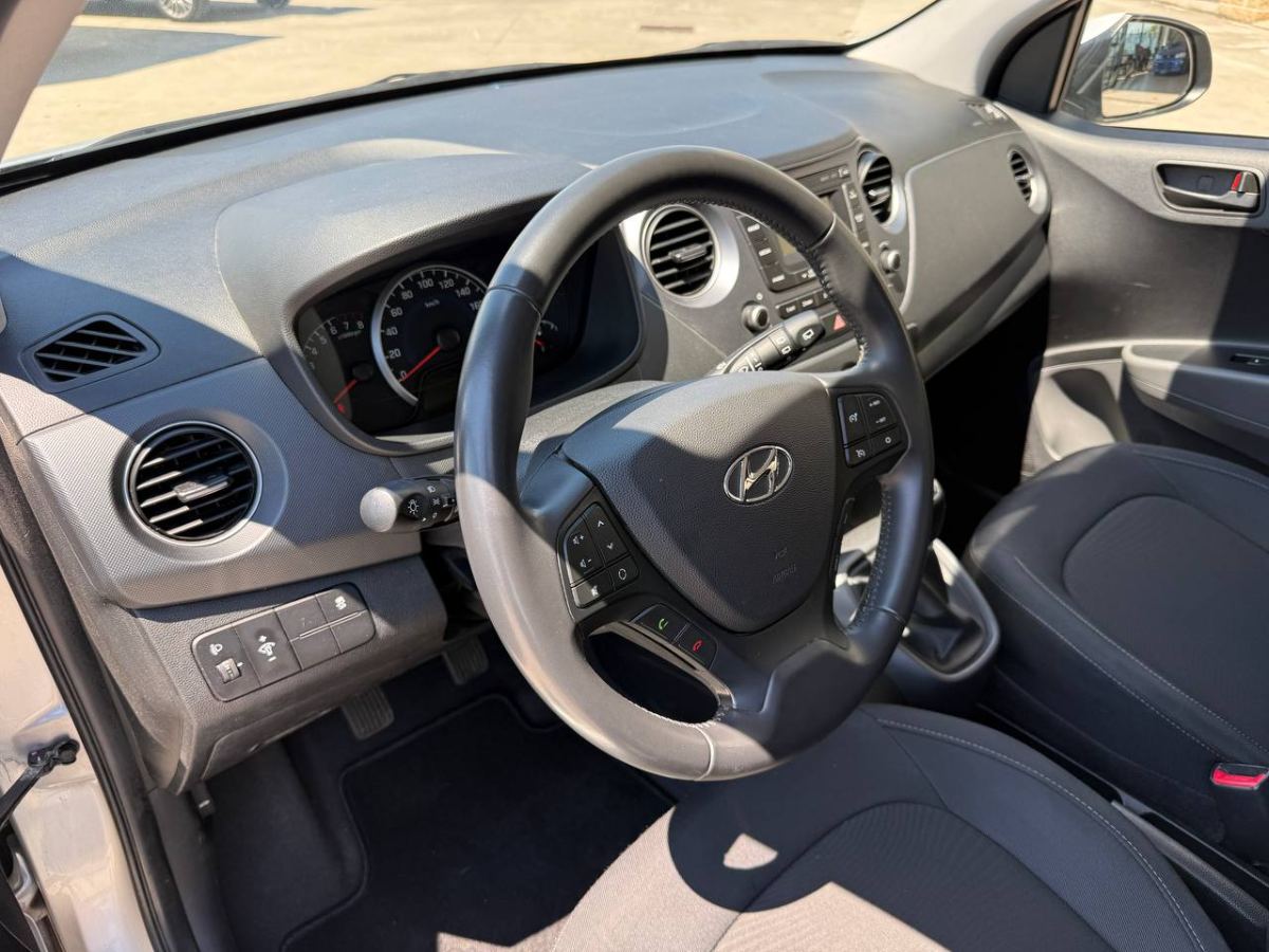 HYUNDAI I10 1.0 67CV TREND 2019 usata — foto 7
