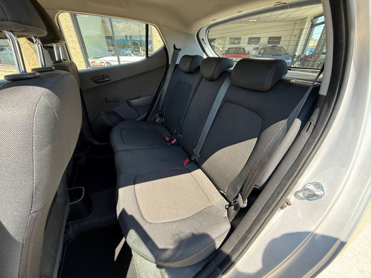 HYUNDAI I10 1.0 67CV TREND 2019 usata — foto 8