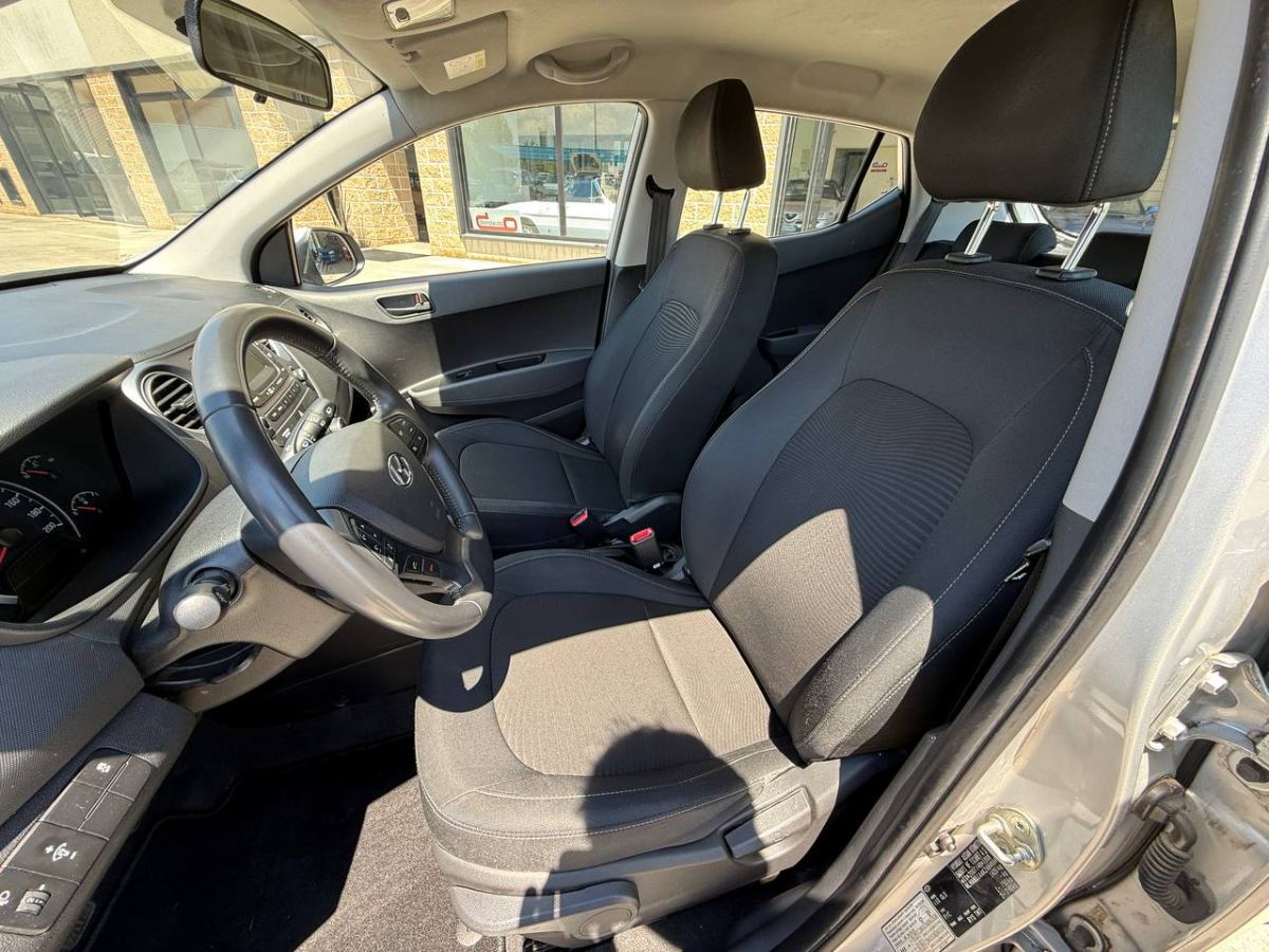 HYUNDAI I10 1.0 67CV TREND 2019 usata — foto 9