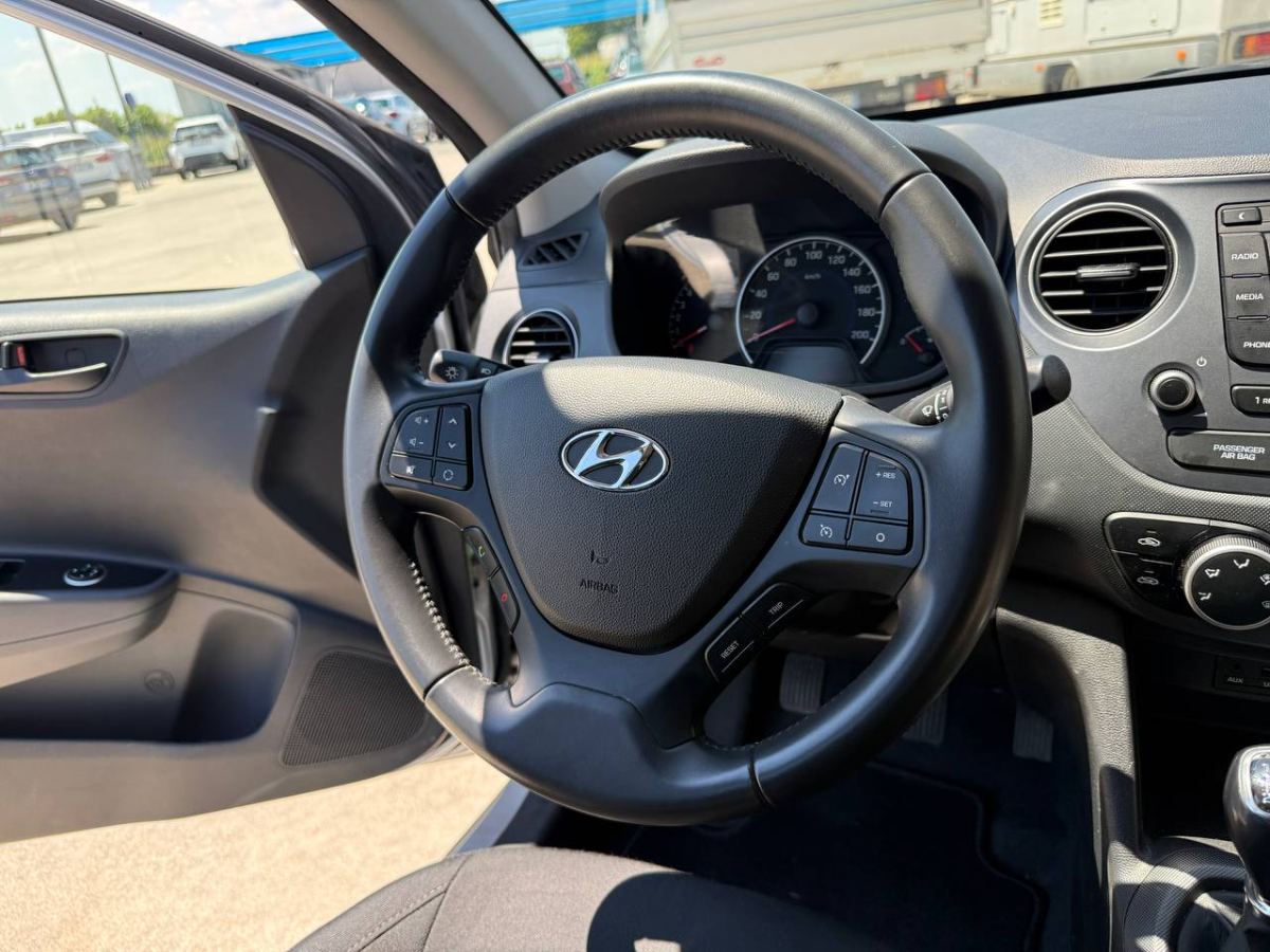 HYUNDAI I10 1.0 67CV TREND 2019 usata — foto 13