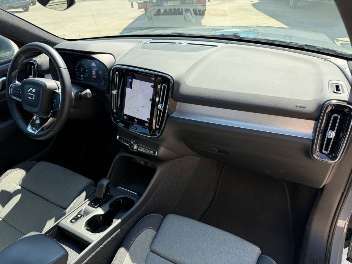 VOLVO XC40 1.5 T4 RECHARGE PHEV CORE AUTOMATICA 2023 usata — foto 10