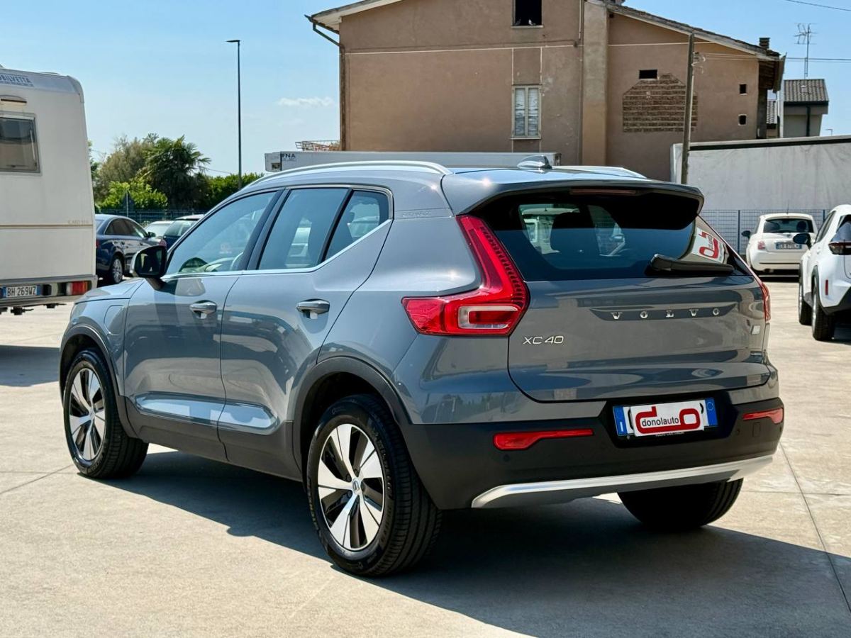 VOLVO XC40 1.5 T4 RECHARGE PHEV CORE AUTOMATICA 2023 usata — foto 4