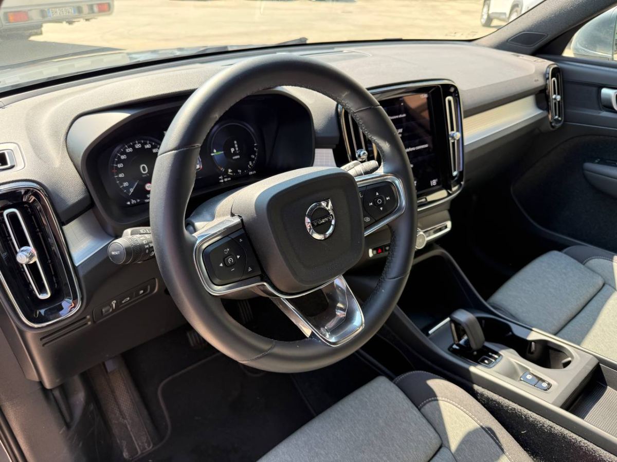 VOLVO XC40 1.5 T4 RECHARGE PHEV CORE AUTOMATICA 2023 usata — foto 7