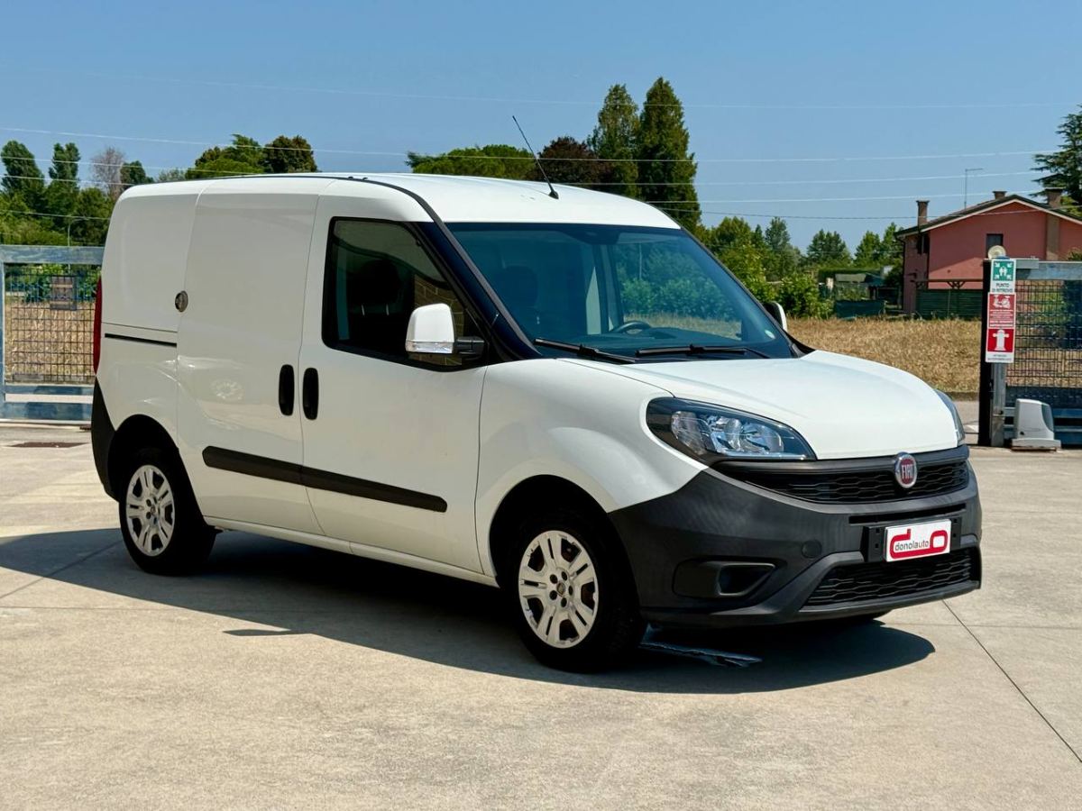 FIAT DOBLO' CARGO 1.3MJT PC-TN 3 POSTI usata