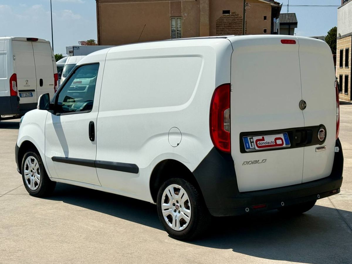 FIAT DOBLO' CARGO 1.3MJT PC-TN 3 POSTI 2019 usata — foto 4