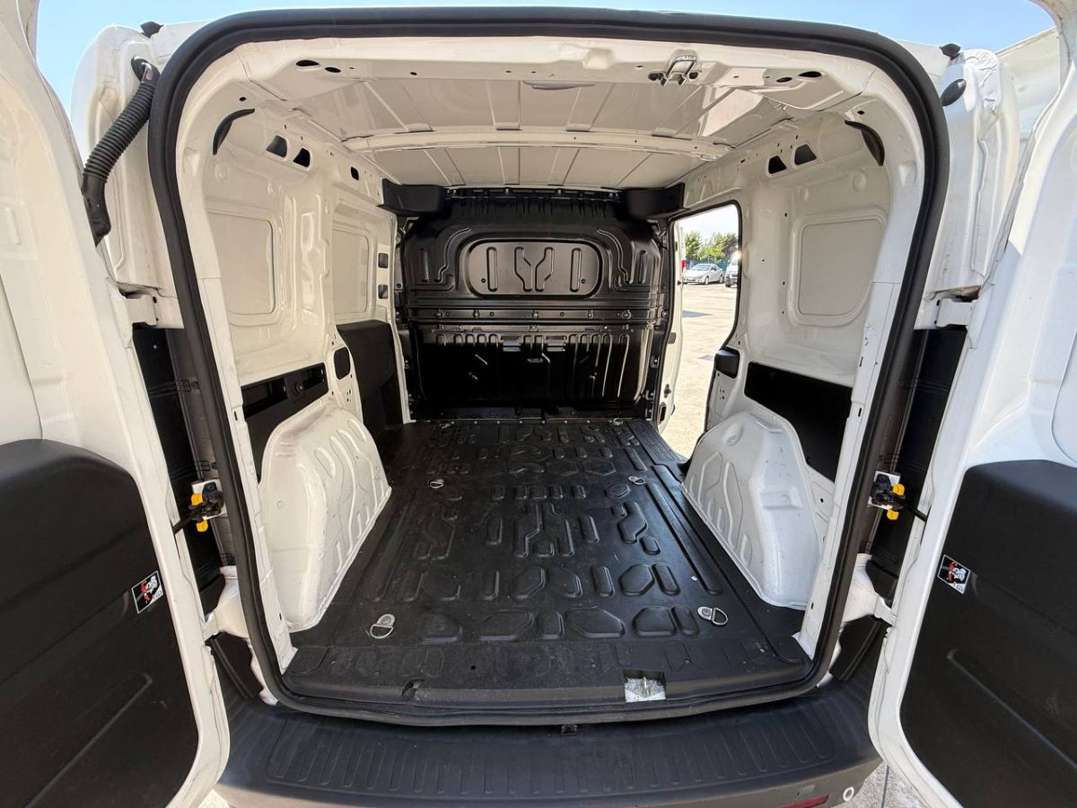 FIAT DOBLO' CARGO 1.3MJT PC-TN 3 POSTI 2019 usata — foto 16