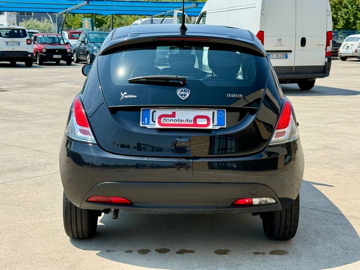 LANCIA YPSILON 1.0 HYBRID 70CV GOLD MY24 2023 usata — foto 5