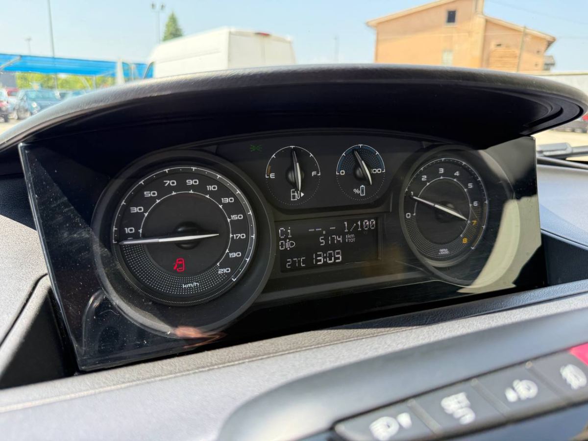 LANCIA YPSILON 1.0 HYBRID 70CV GOLD MY24 2023 usata — foto 9