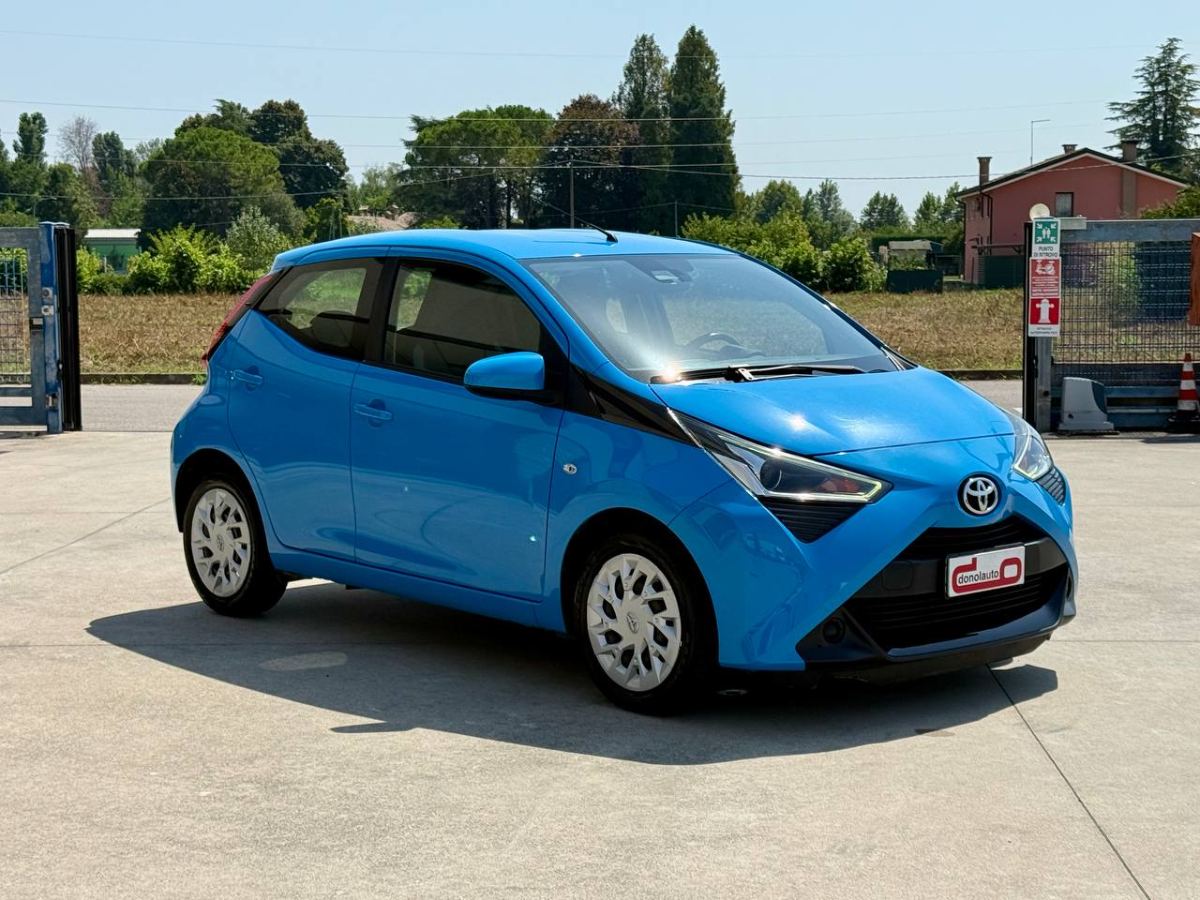 TOYOTA AYGO CONNECT 5P 1.0 VVT-I X-COOL MMT AUTOMATICA usata
