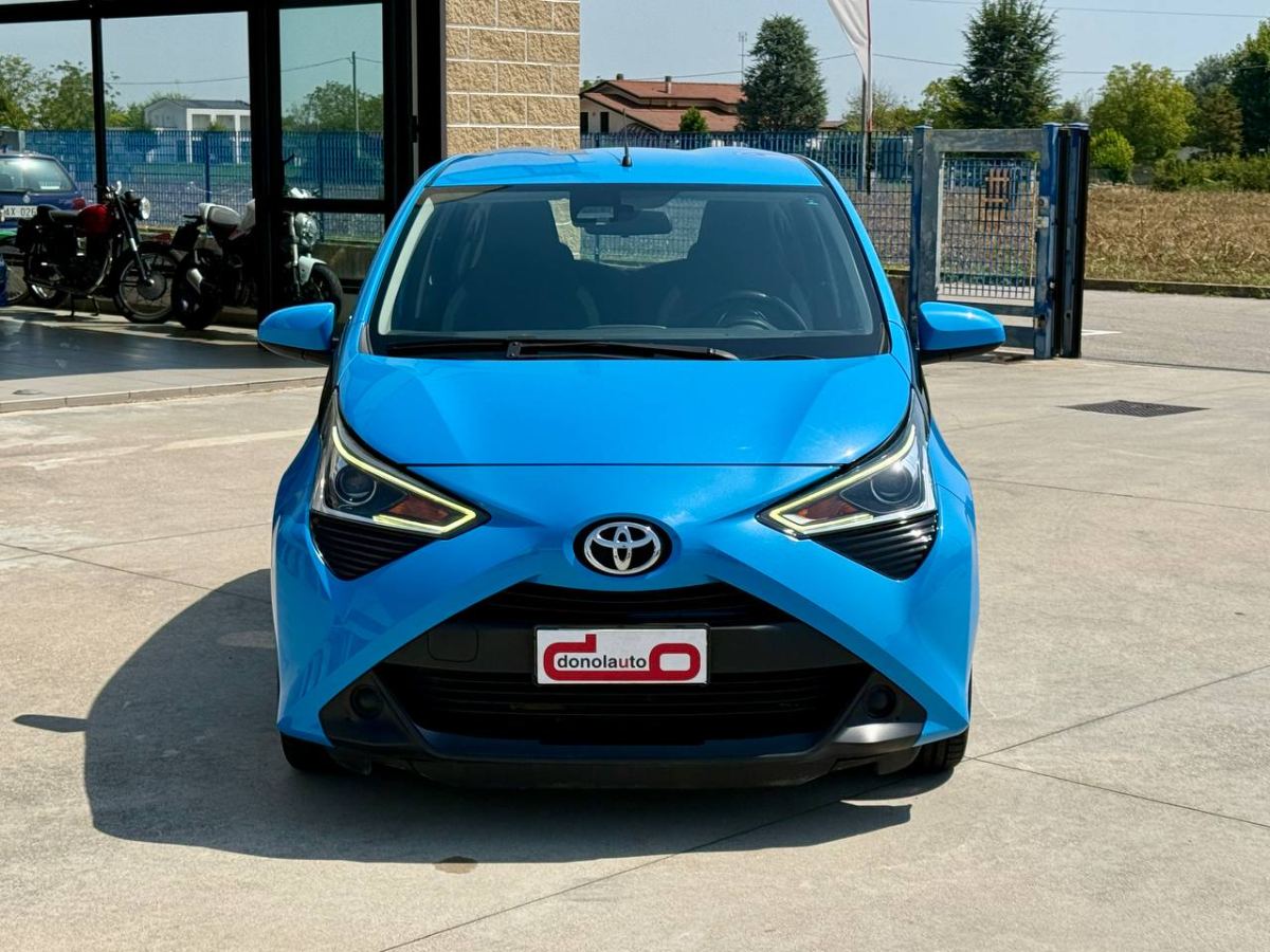 TOYOTA AYGO CONNECT 5P 1.0 VVT-I X-COOL MMT AUTOMATICA 2020 usata — foto 2