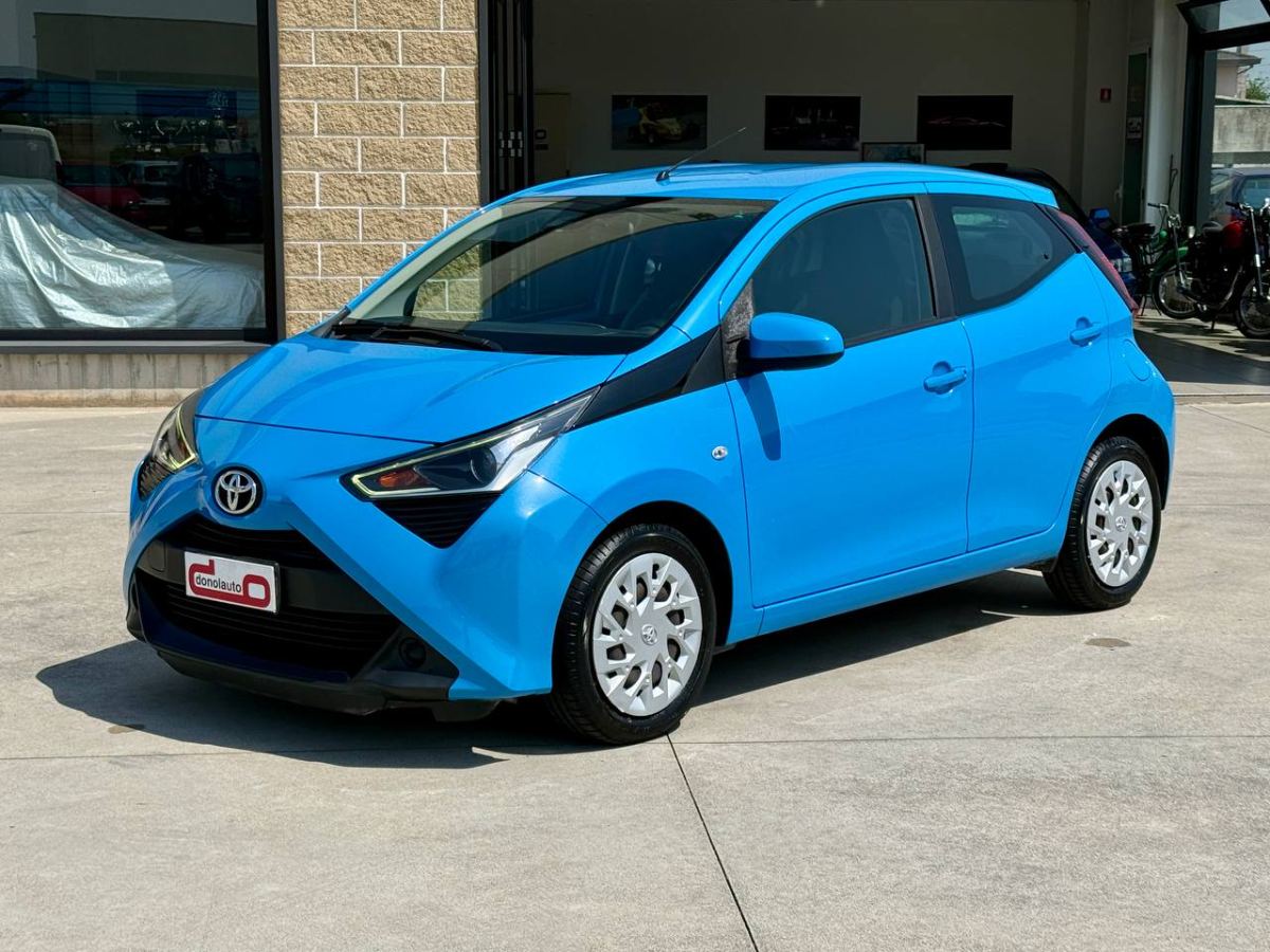 TOYOTA AYGO CONNECT 5P 1.0 VVT-I X-COOL MMT AUTOMATICA 2020 usata — foto 3