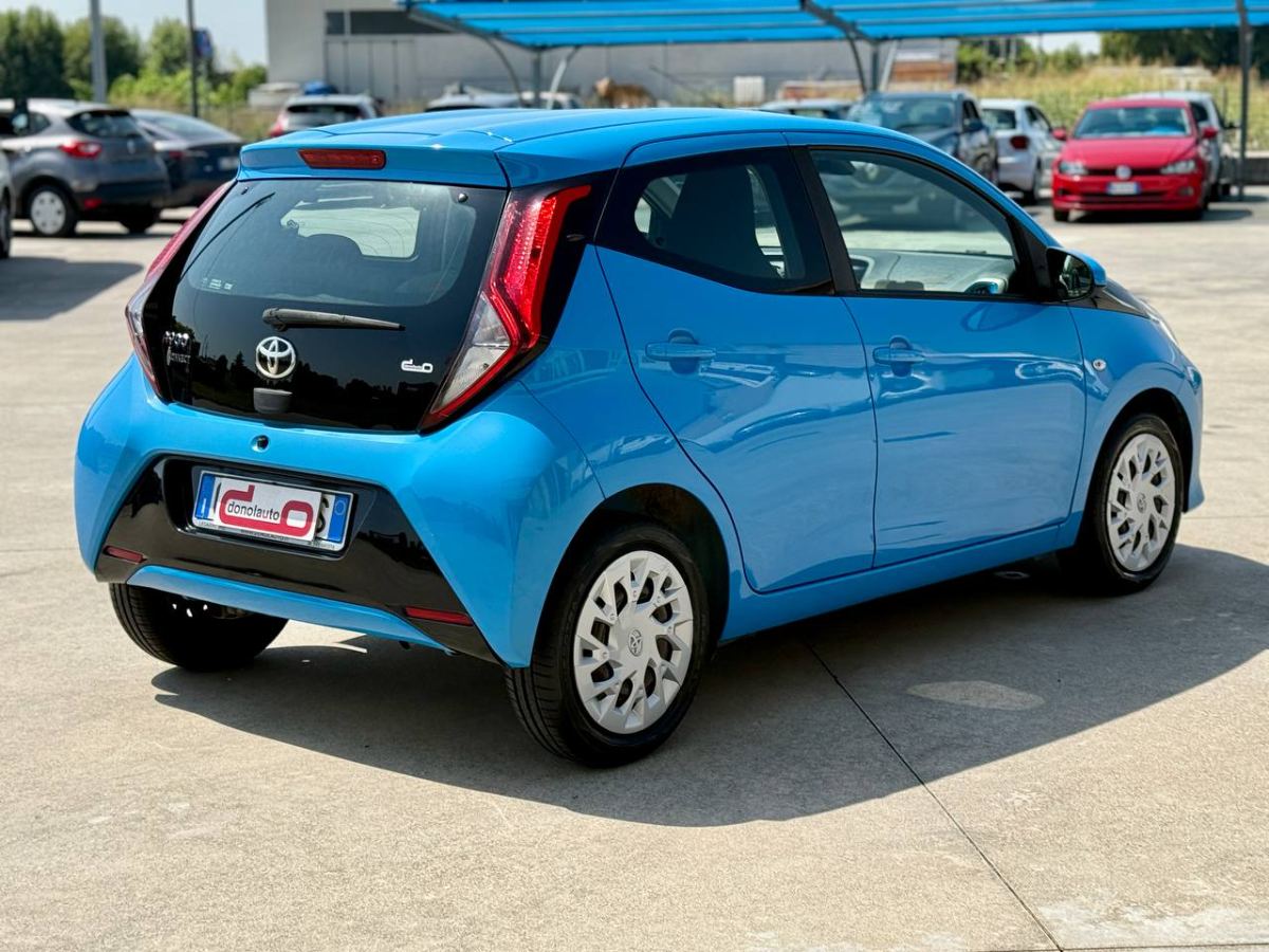 TOYOTA AYGO CONNECT 5P 1.0 VVT-I X-COOL MMT AUTOMATICA 2020 usata — foto 6