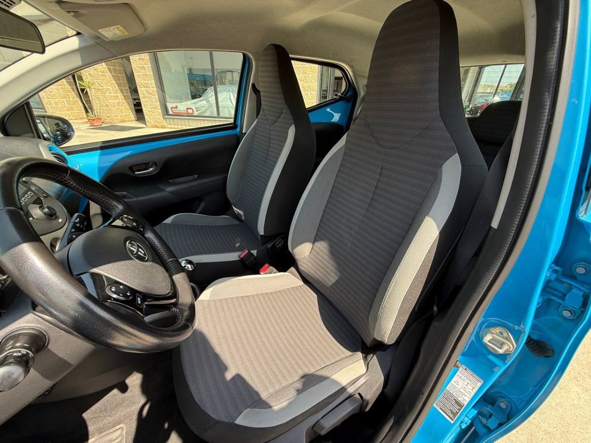 TOYOTA AYGO CONNECT 5P 1.0 VVT-I X-COOL MMT AUTOMATICA 2020 usata — foto 8