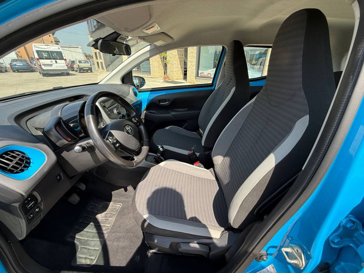 TOYOTA AYGO CONNECT 5P 1.0 VVT-I X-COOL MMT AUTOMATICA 2020 usata — foto 9