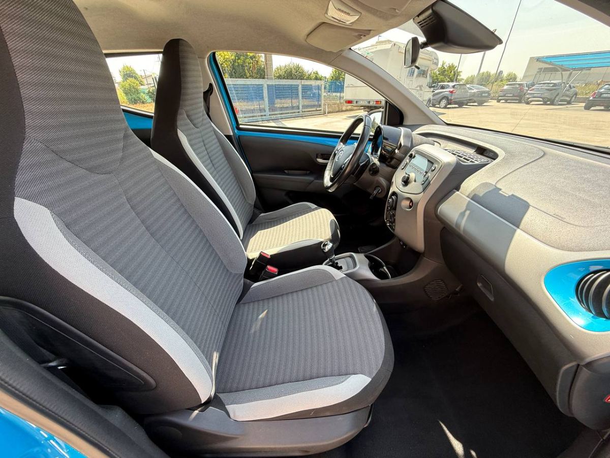 TOYOTA AYGO CONNECT 5P 1.0 VVT-I X-COOL MMT AUTOMATICA 2020 usata — foto 11