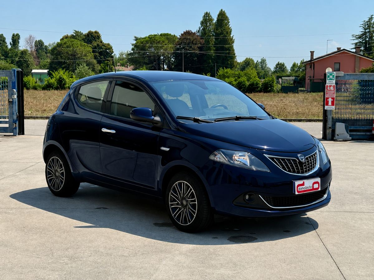 LANCIA YPSILON 1.0 HYBRID 70CV GOLD MY21 usata